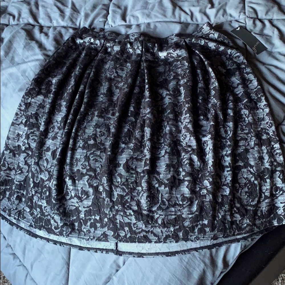 Women’s black/grey skirt